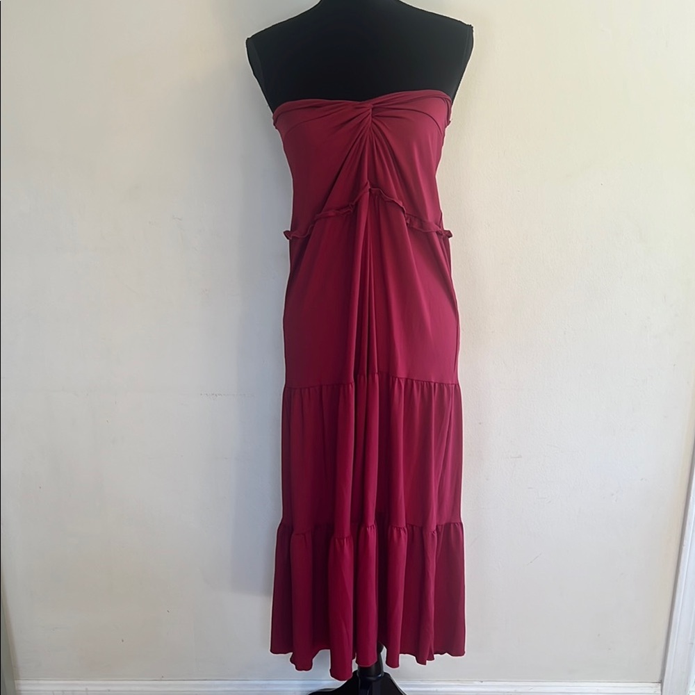 Elegant Strapless Burgundy Dress